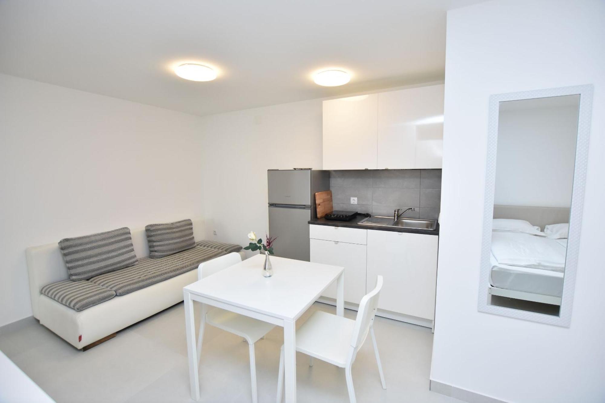 Apartments Leonardo Primošten Extérieur photo